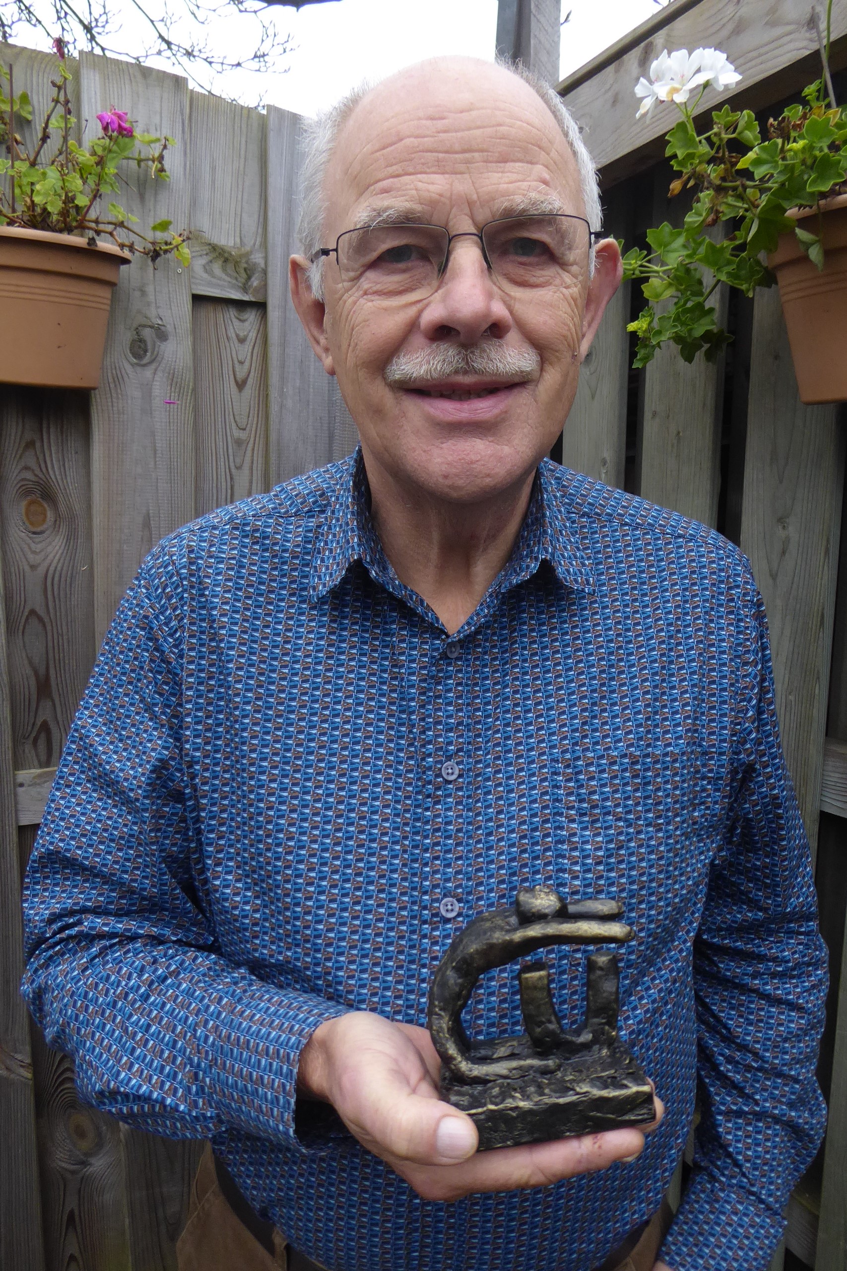 Vizier_2020-4_Rens met CU beeldje_1707x2560.jpg